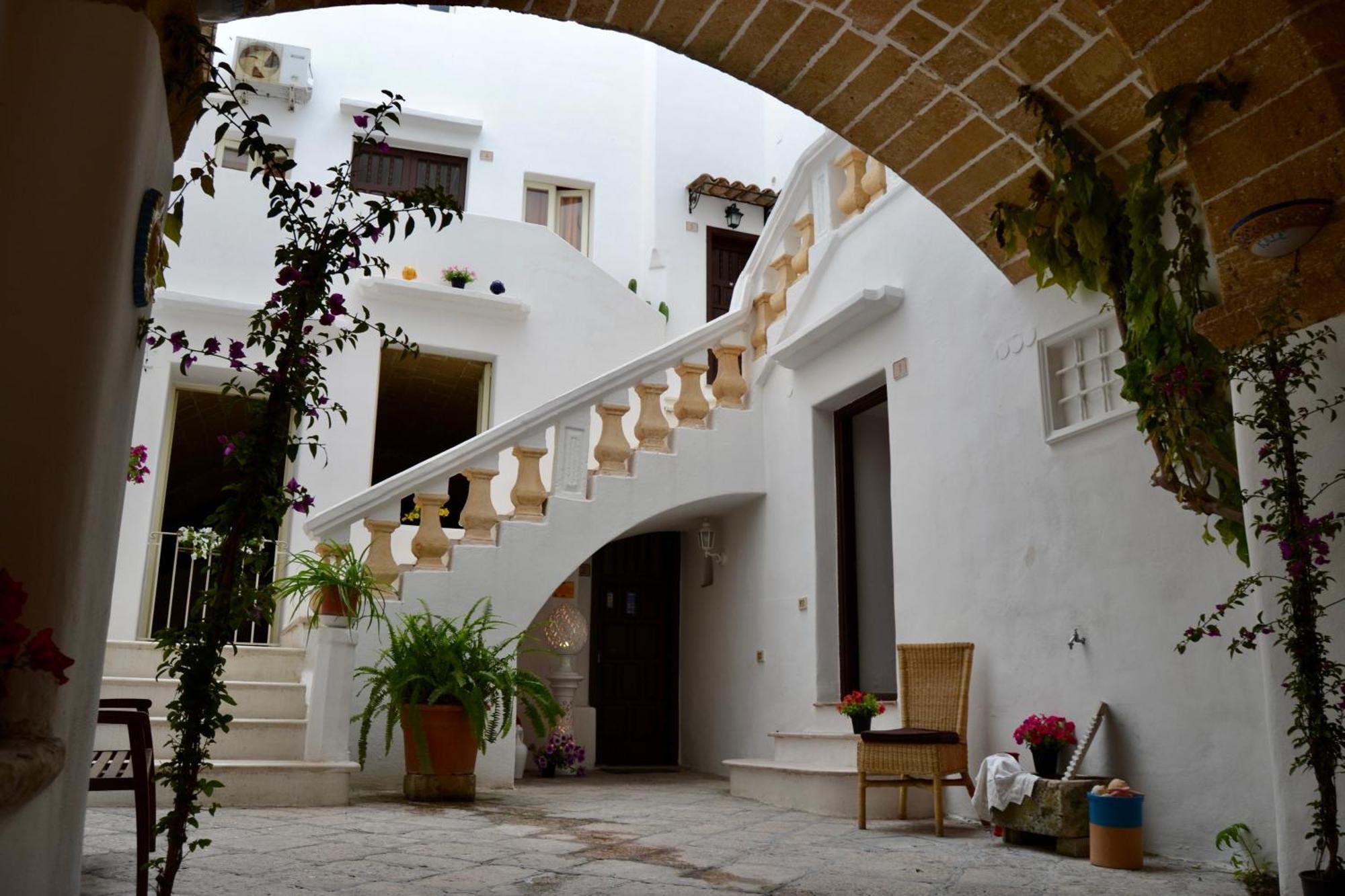 Kallistos Suites & Apartments Gallipoli Bagian luar foto