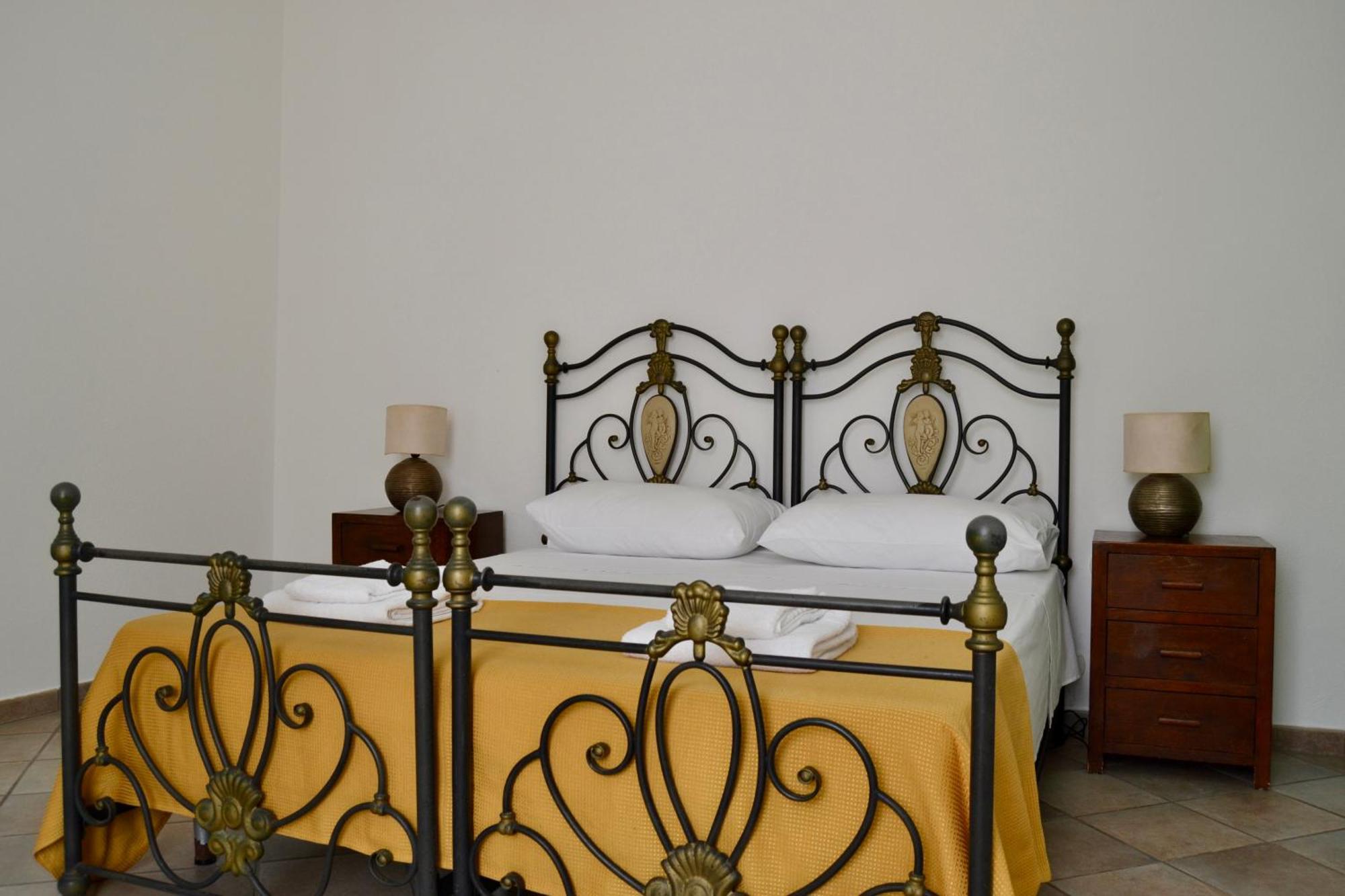 Kallistos Suites & Apartments Gallipoli Bagian luar foto