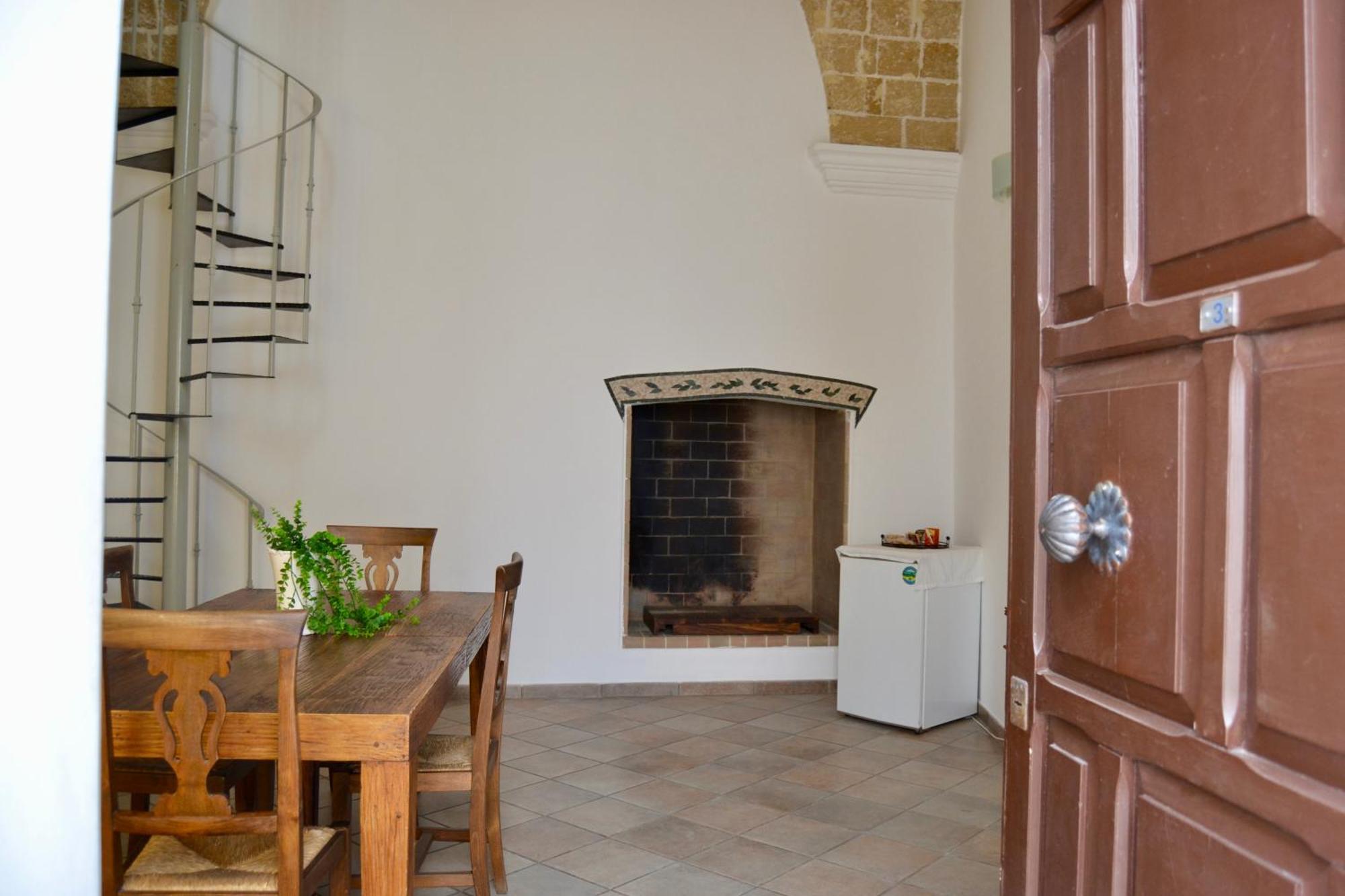 Kallistos Suites & Apartments Gallipoli Bagian luar foto