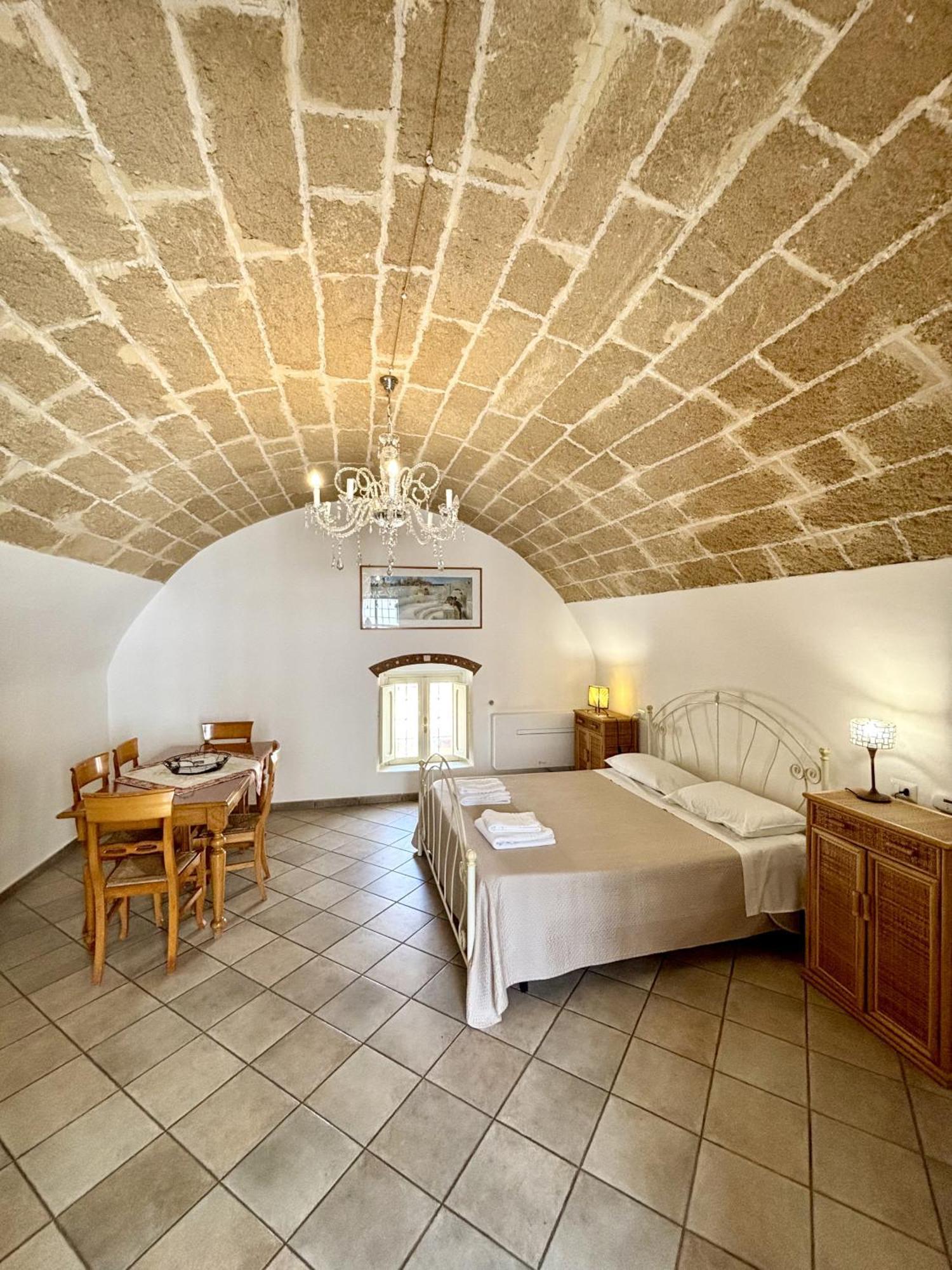 Kallistos Suites & Apartments Gallipoli Bagian luar foto