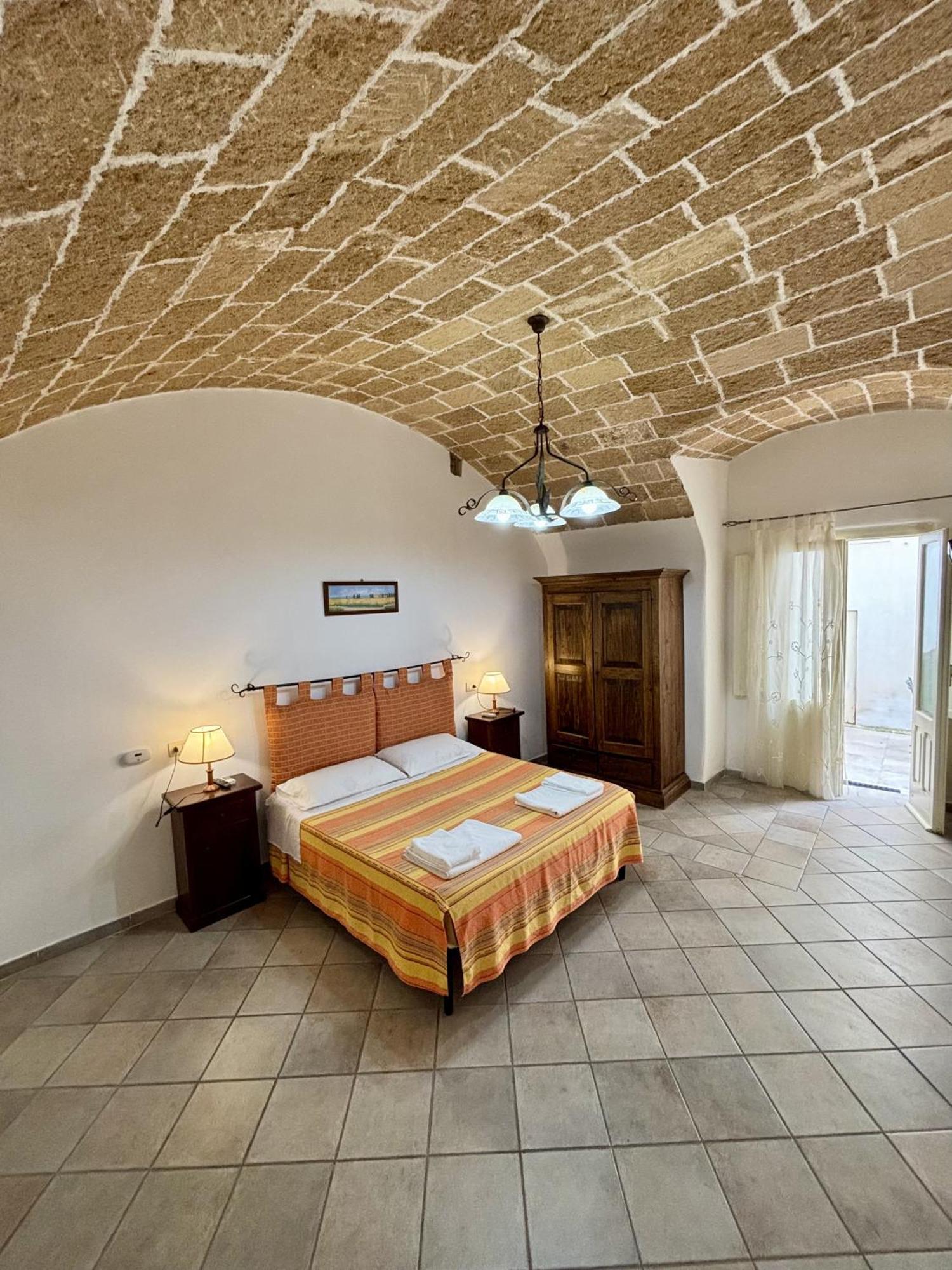 Kallistos Suites & Apartments Gallipoli Bagian luar foto